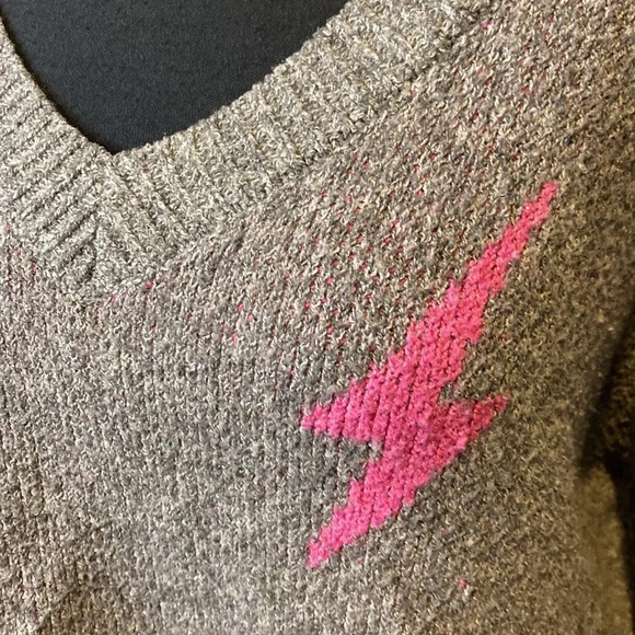 Hippie Rose Women’s Large Knit V Neck Sweater Lightning Bolt - Picture 2 of 6